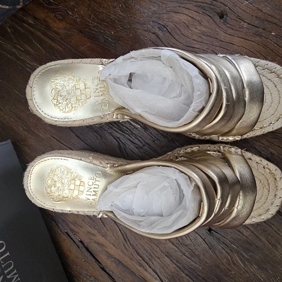 Vince Camuto Molisanas - Picture 5 of 8